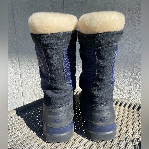 UGG Kids Faux Sherpa Top Insulated Liner Waterproof Winter Snow Boots Size 2 - Picture 4 of 8